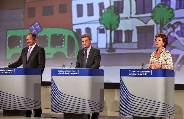 Commissari Kallas, Oettinger e Kroes - Credit © European Union, 2013