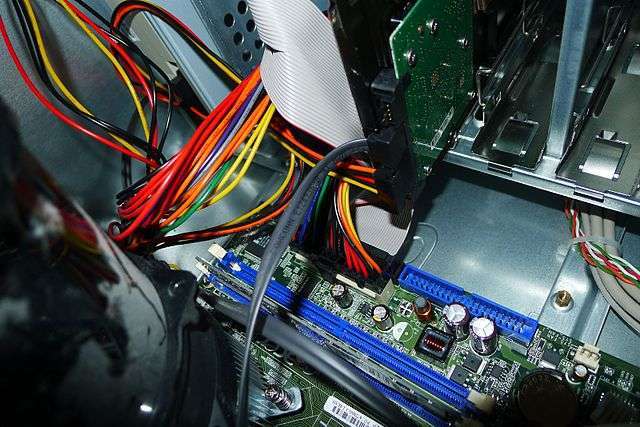 Wires - foto di Computer