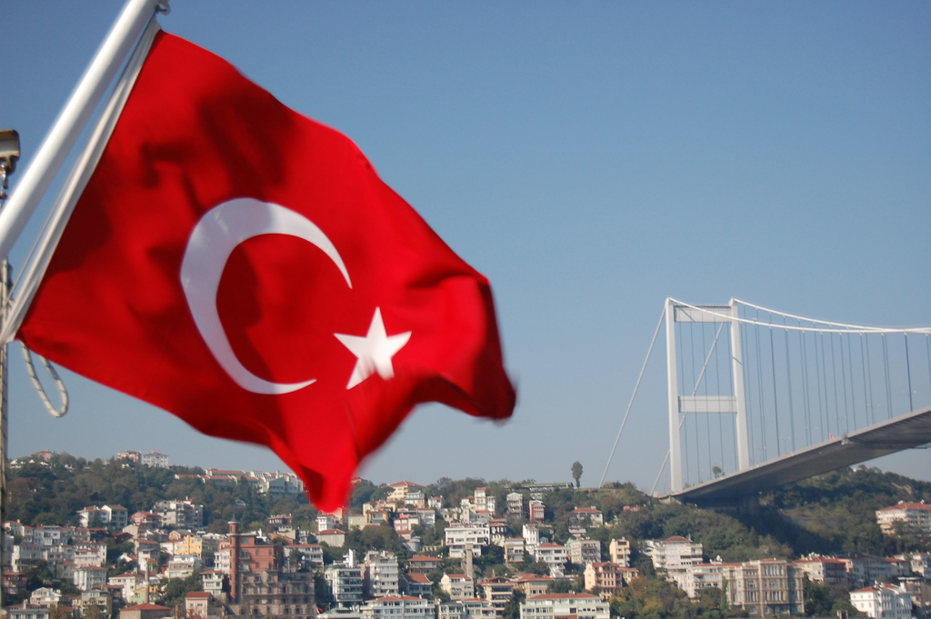 Turkish flag, Istanbul - Photo credit: KLMircea / Foter / CC BY-SA