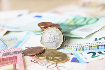 Euro - Photo credit: Christoph Scholz via Foter.com / CC BY-SA