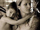 Mother with child - Foto di Jason Regan