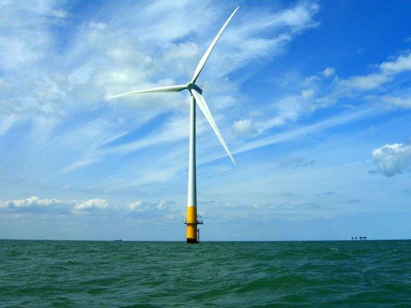 Off-shore Wind Farm Turbine - foto di Phil Hollman