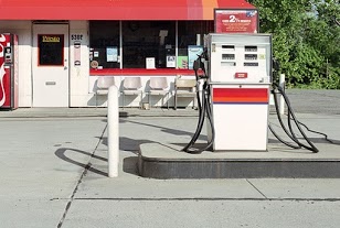 Distributore carburanti - foto di michaelgoodin
